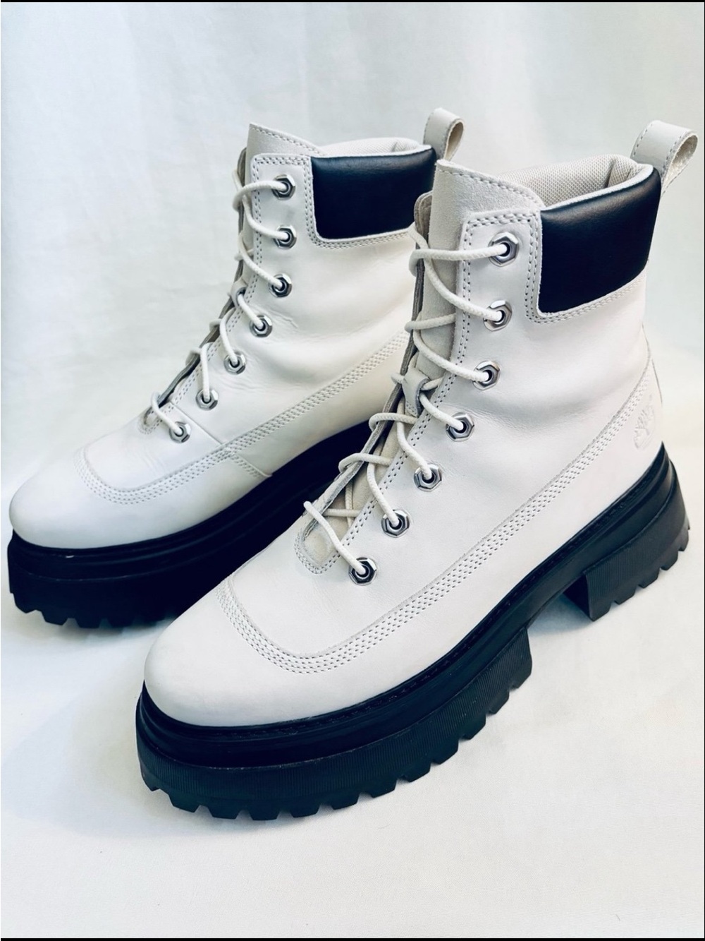 TIMBERLAND SKY 6 Inch Lace Up Platform Boots